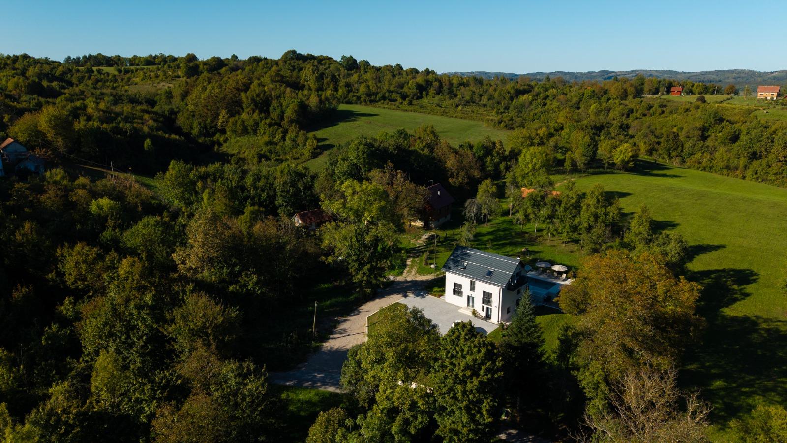 Vila okružena prirodom
